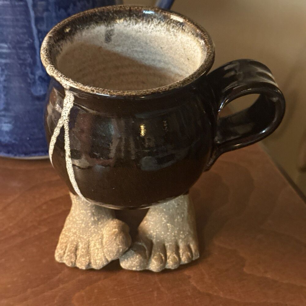 Art Pottery Vintage Stoneware Whimsical Bare Foot Toes Feet Vintage Mug